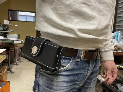 ベルト装着型スマートフォンウォレット「ATTACH」